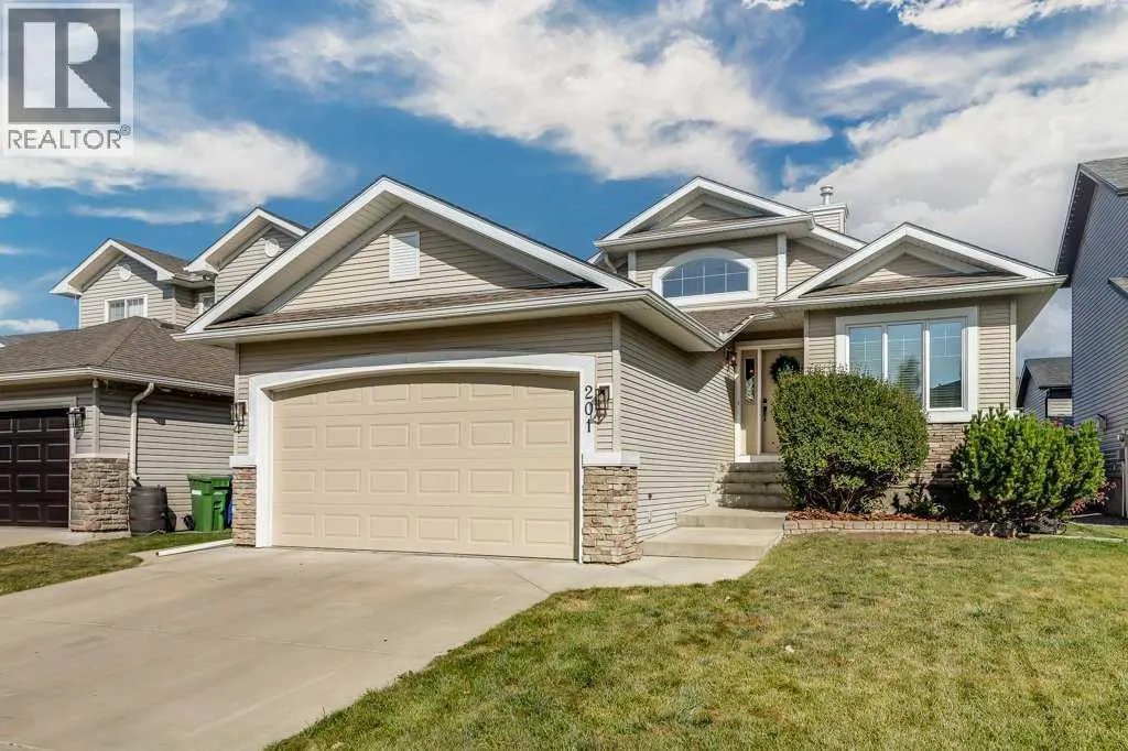 201 Thornleigh Close SE