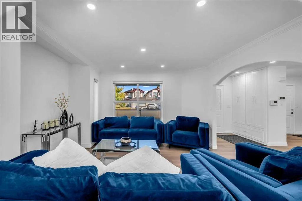 80 Canoe Square SW