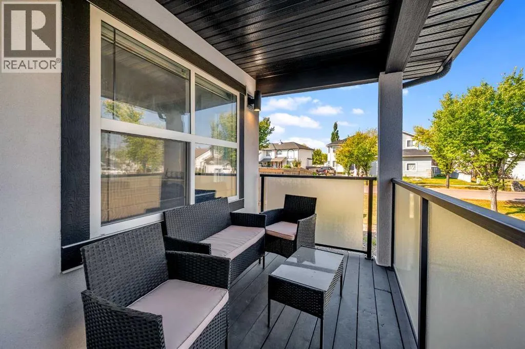 80 Canoe Square SW
