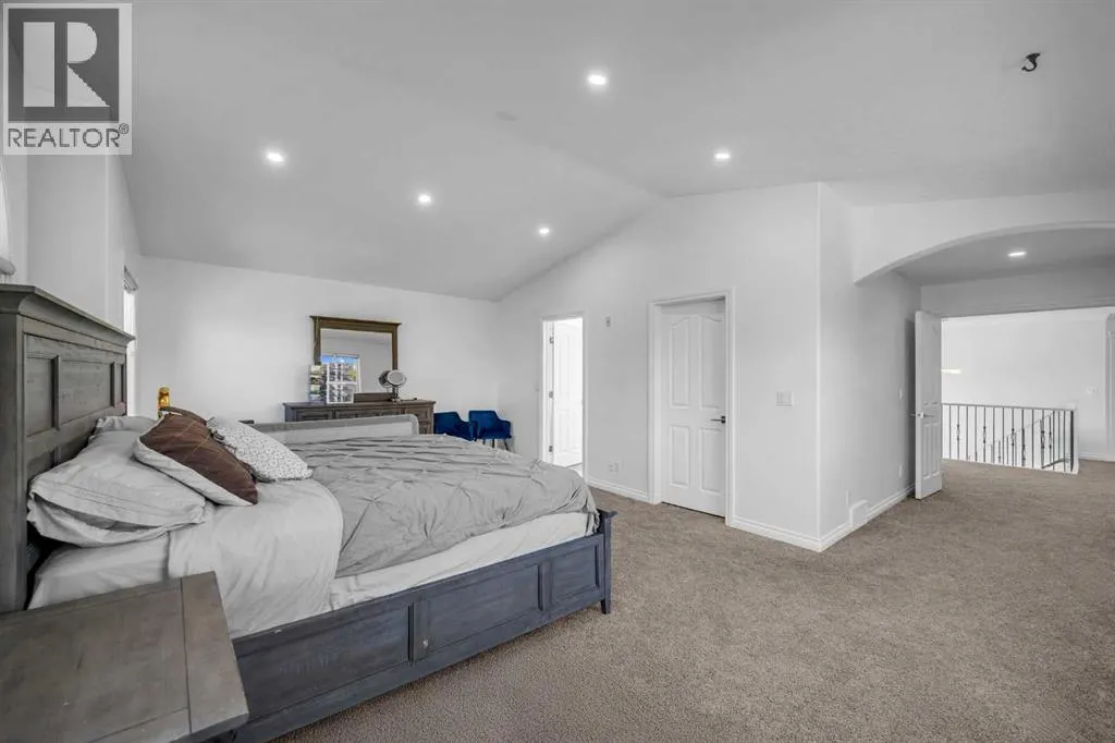 80 Canoe Square SW