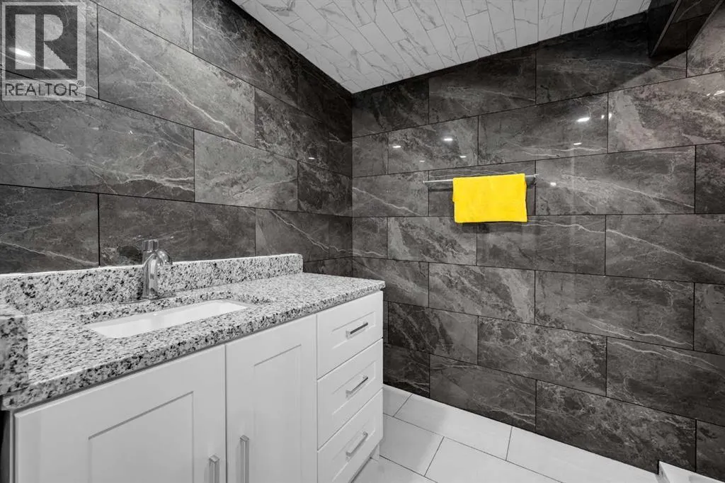 80 Canoe Square SW
