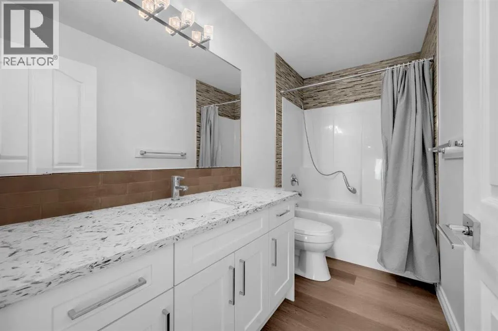 80 Canoe Square SW