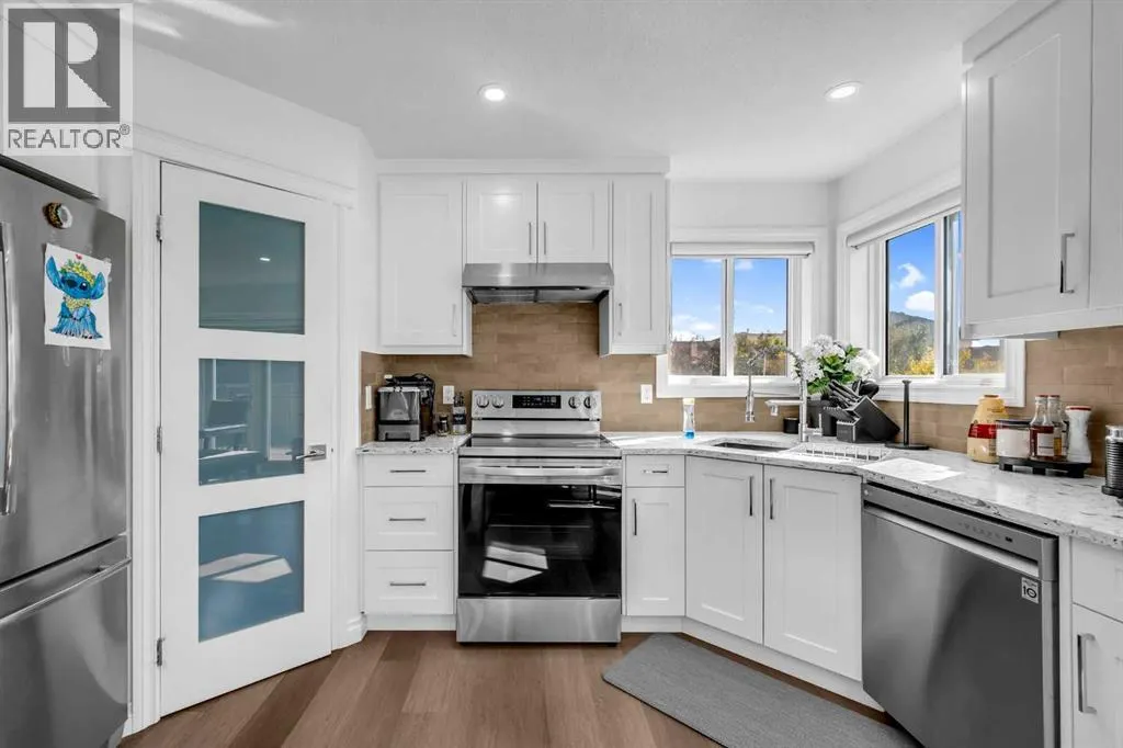 80 Canoe Square SW