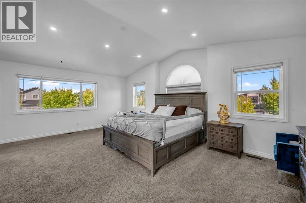 80 Canoe Square SW