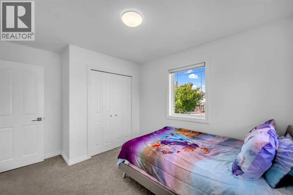 80 Canoe Square SW