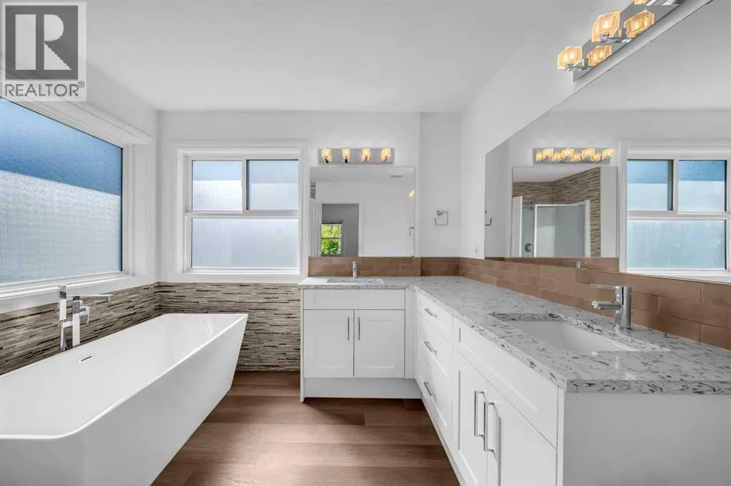 80 Canoe Square SW