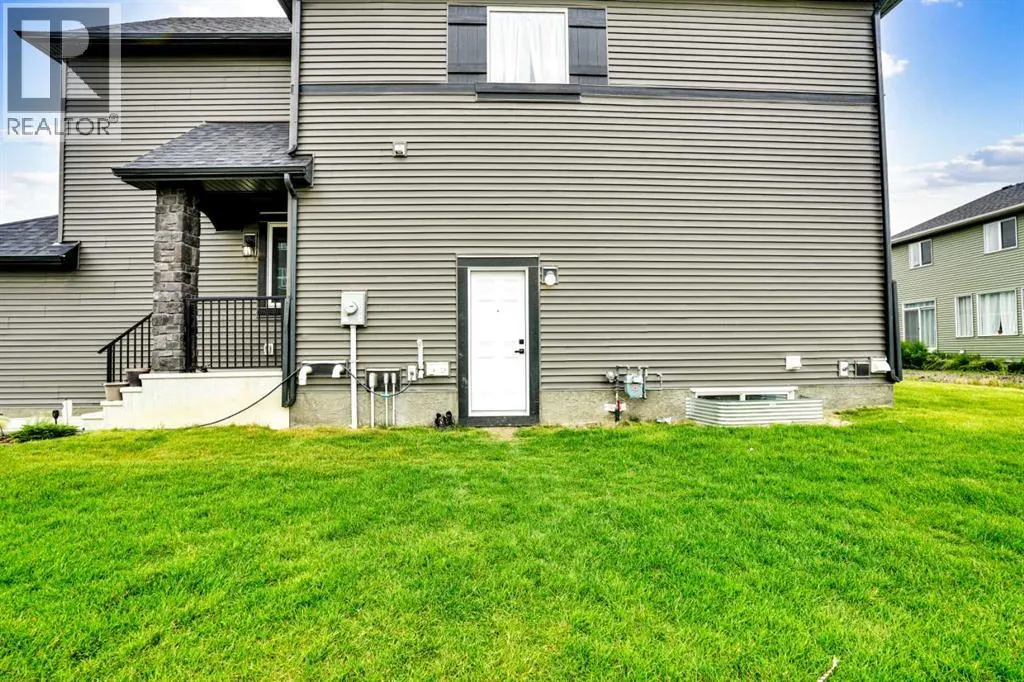 8 Corner Glen Row NE