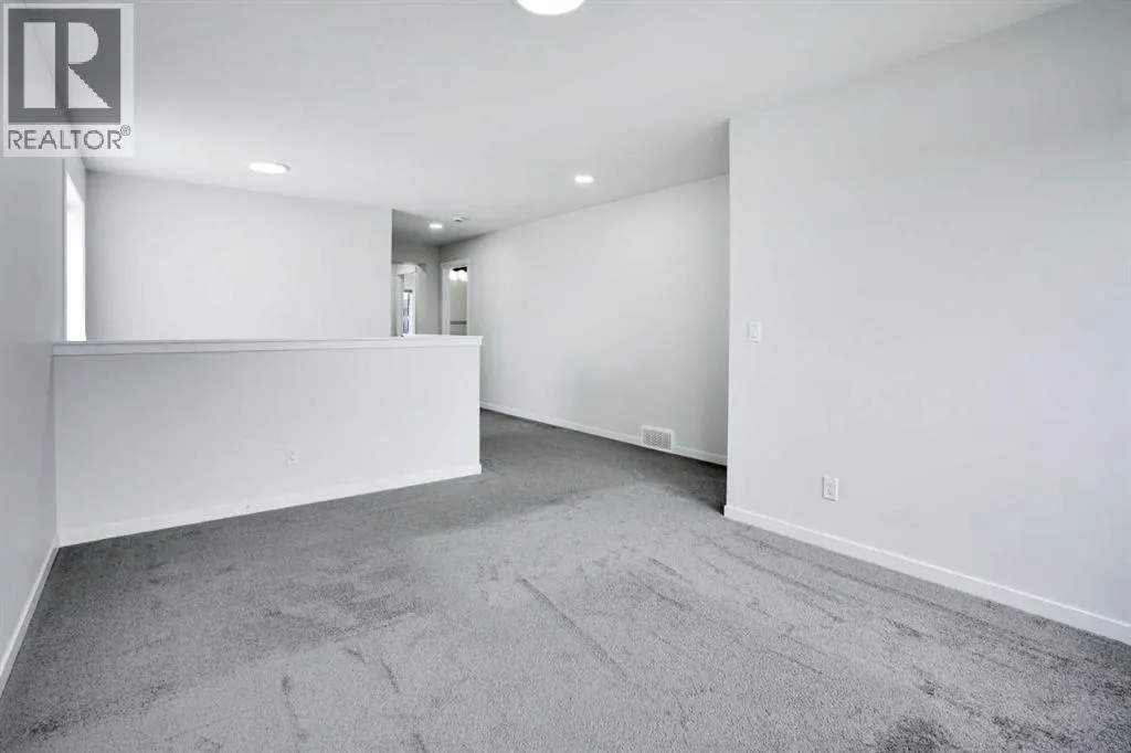 8 Corner Glen Row NE