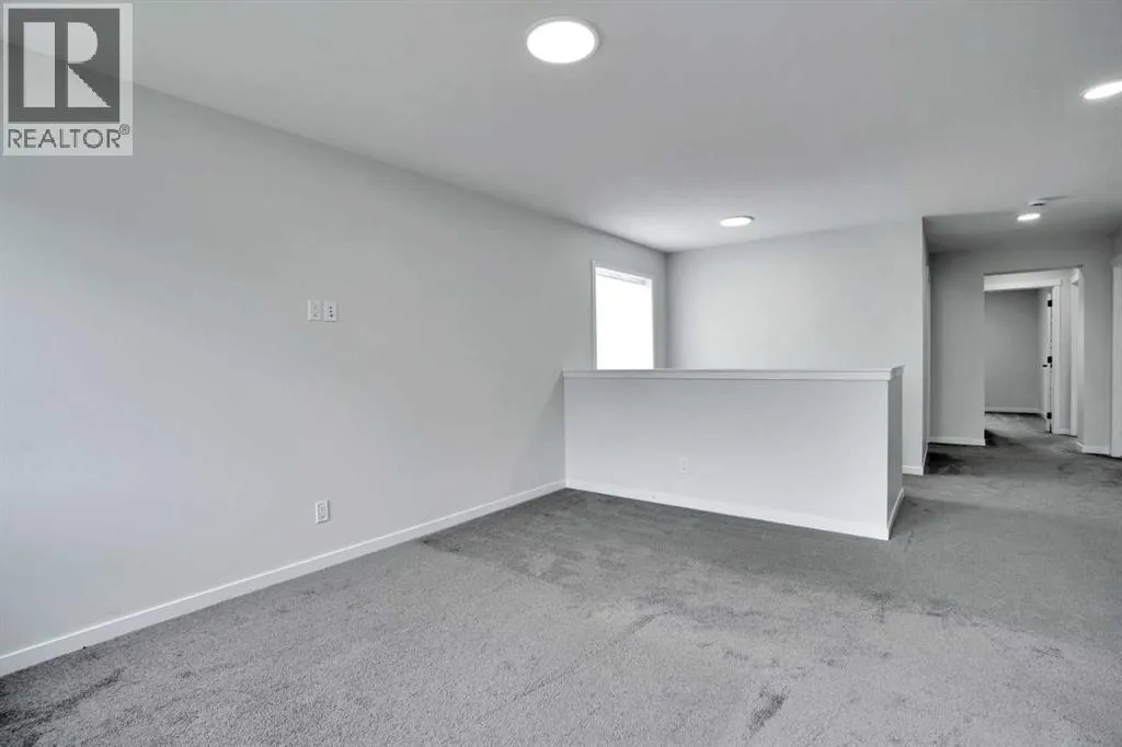 8 Corner Glen Row NE