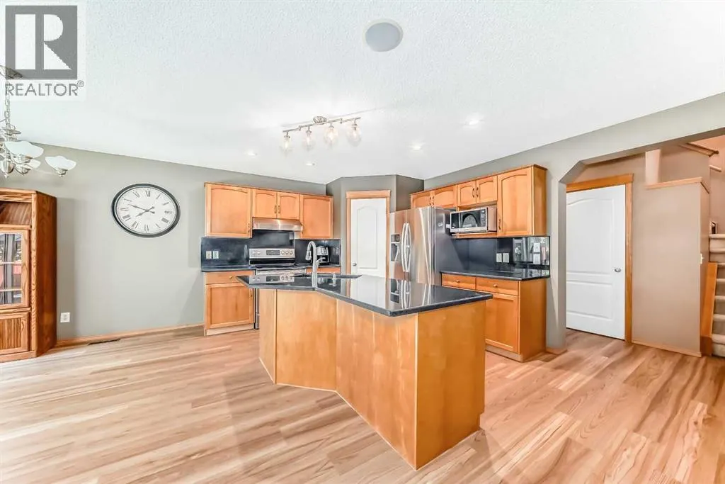 176 Cranwell Crescent SE