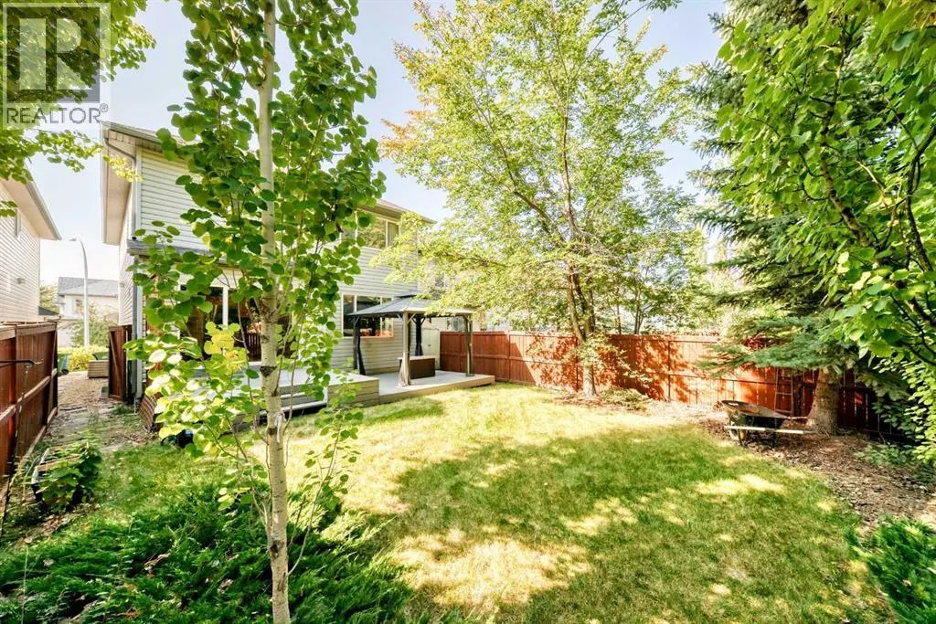 176 Cranwell Crescent SE