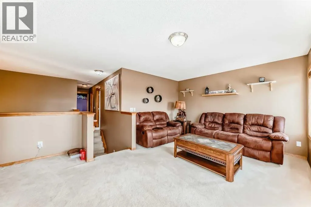 176 Cranwell Crescent SE