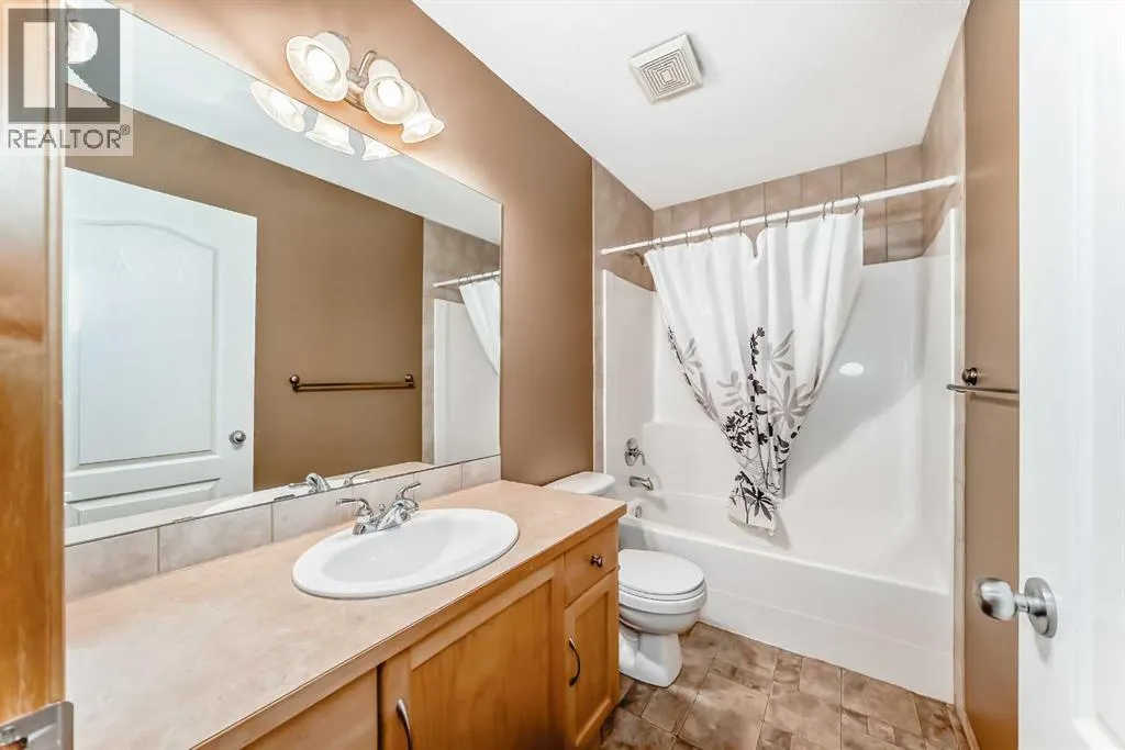 176 Cranwell Crescent SE