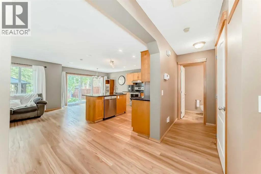 176 Cranwell Crescent SE