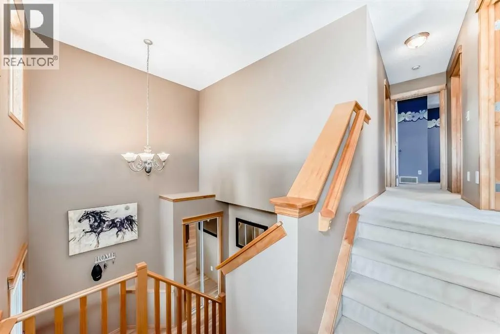 176 Cranwell Crescent SE