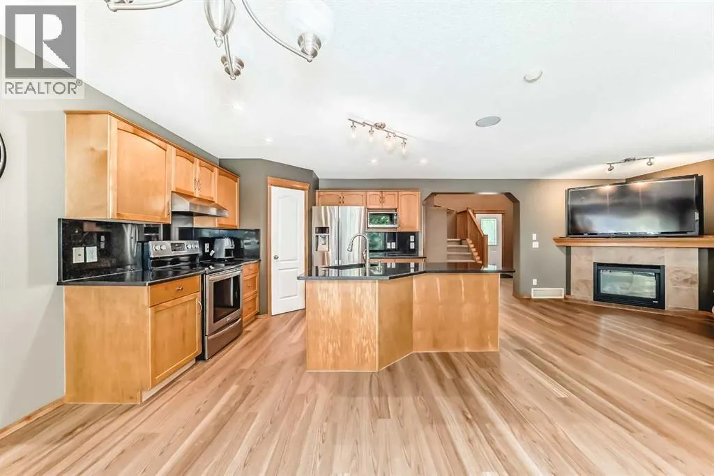 176 Cranwell Crescent SE