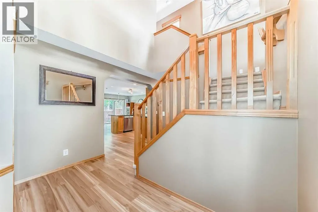 176 Cranwell Crescent SE