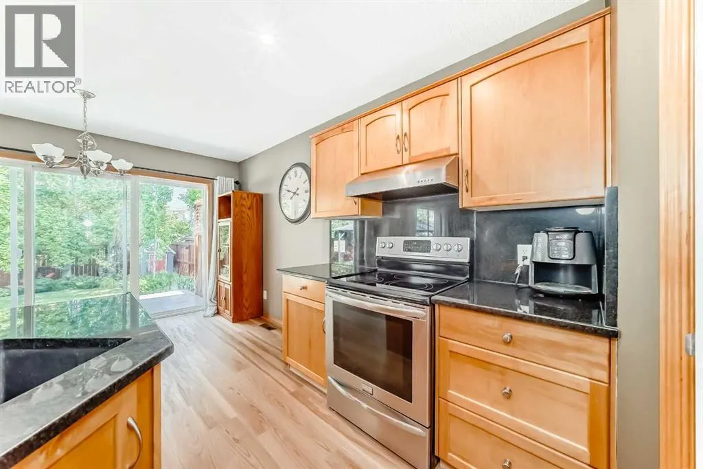 176 Cranwell Crescent SE