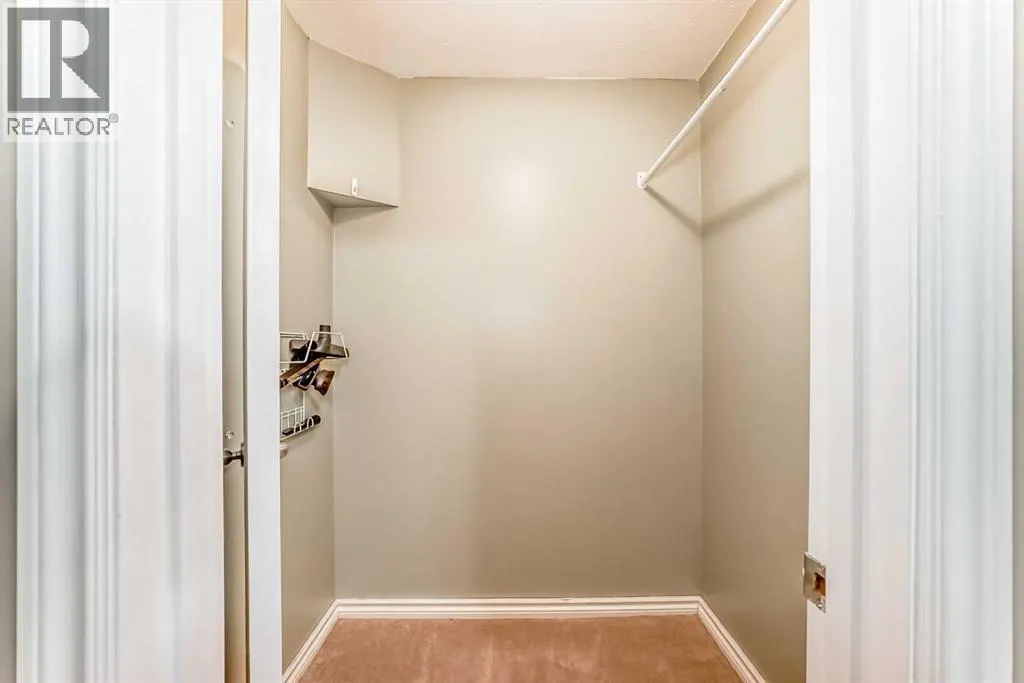 176 Cranwell Crescent SE