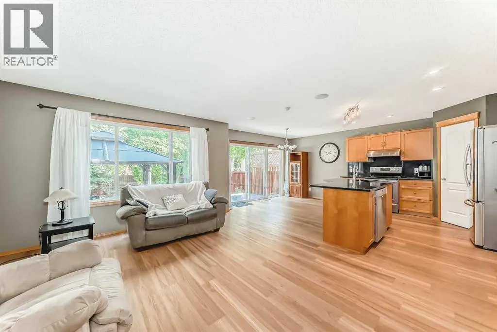 176 Cranwell Crescent SE