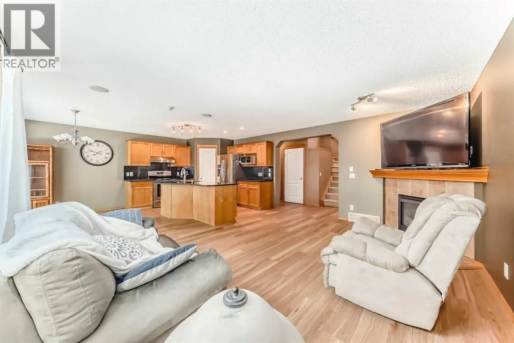 176 Cranwell Crescent SE