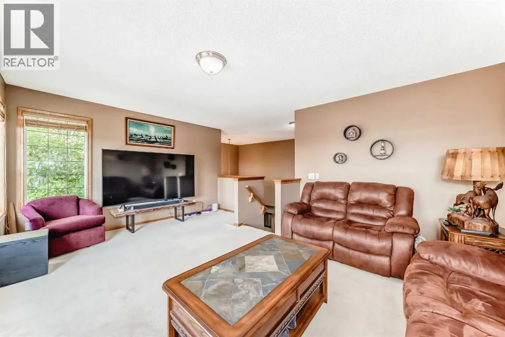 176 Cranwell Crescent SE