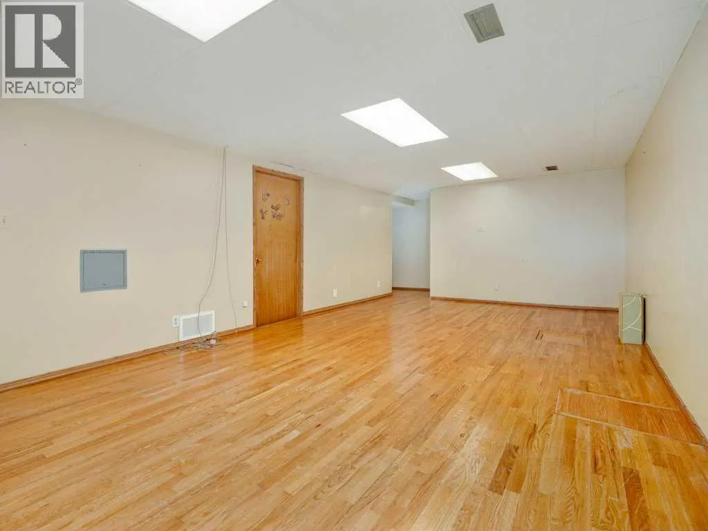 43 Ryerson Road W