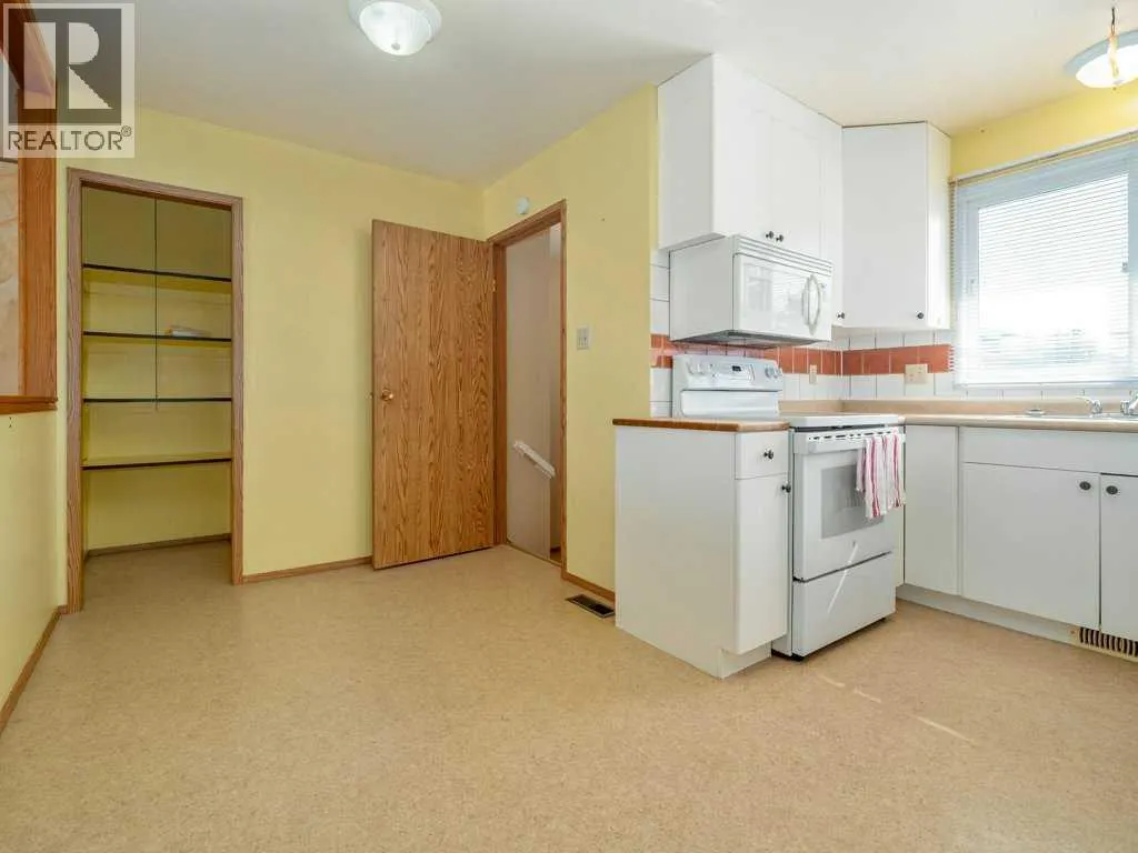 43 Ryerson Road W