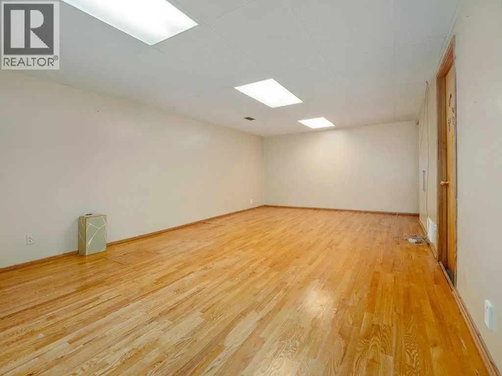 43 Ryerson Road W