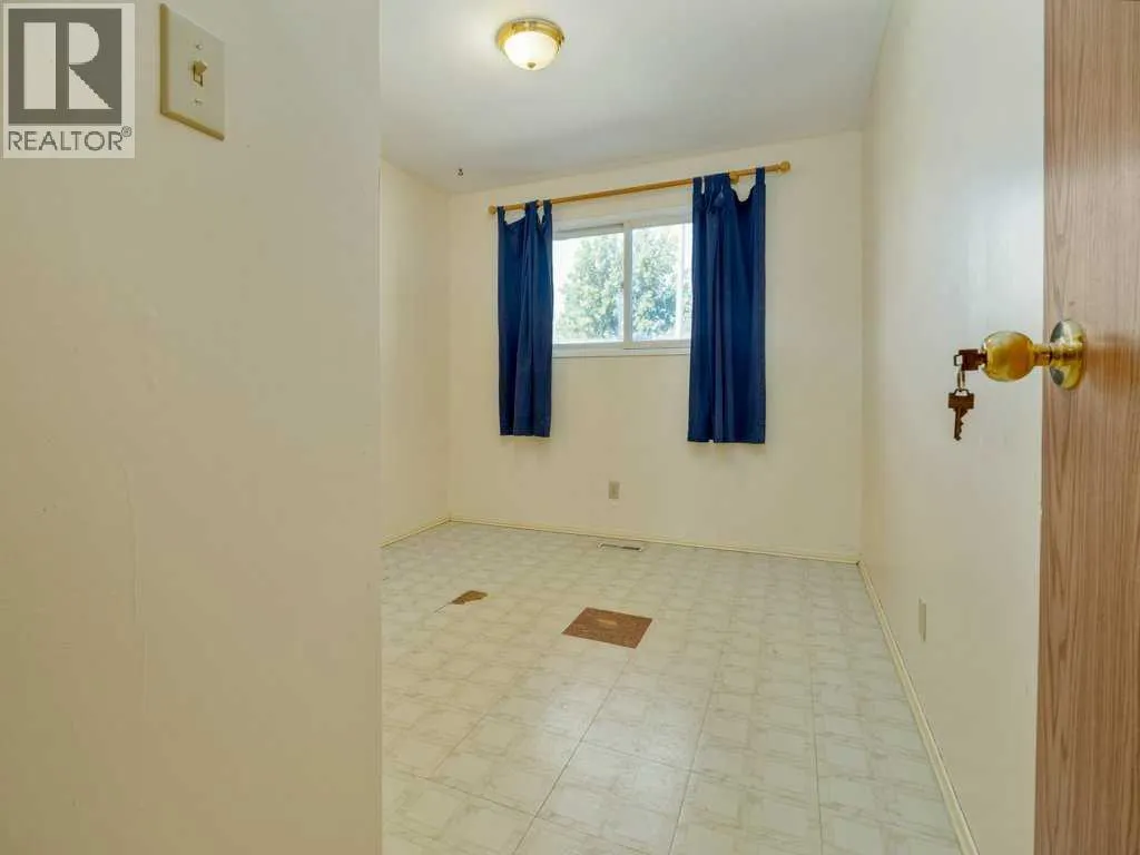 43 Ryerson Road W