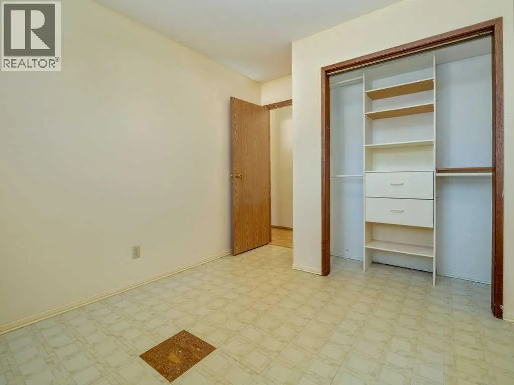 43 Ryerson Road W