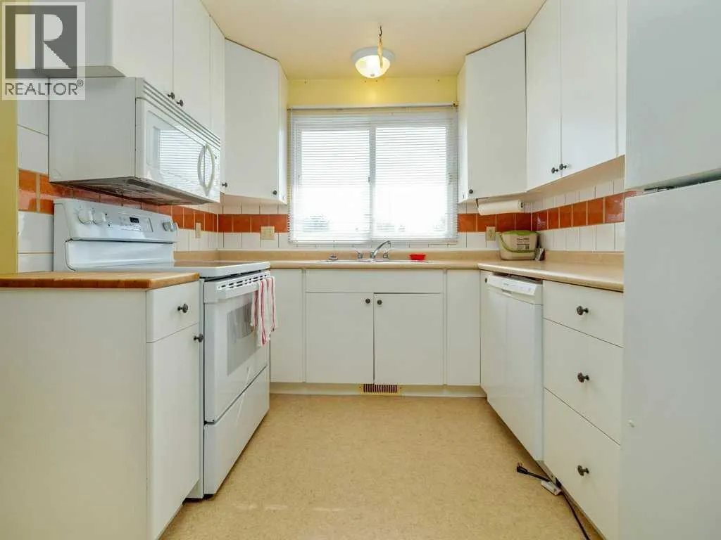 43 Ryerson Road W
