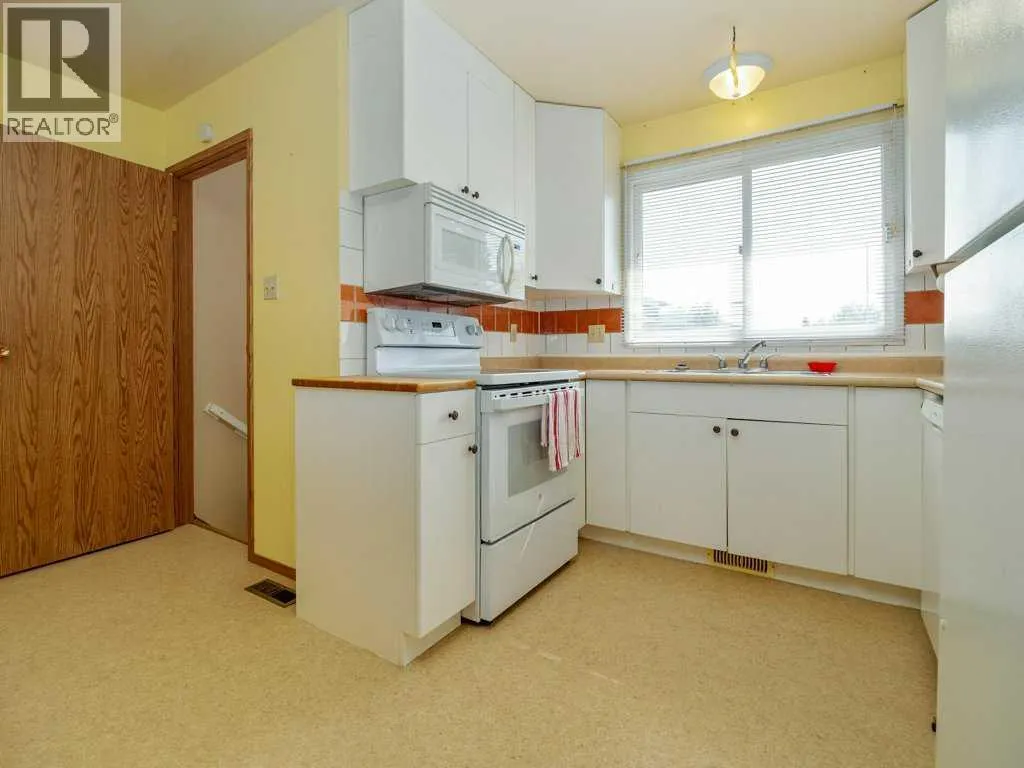 43 Ryerson Road W