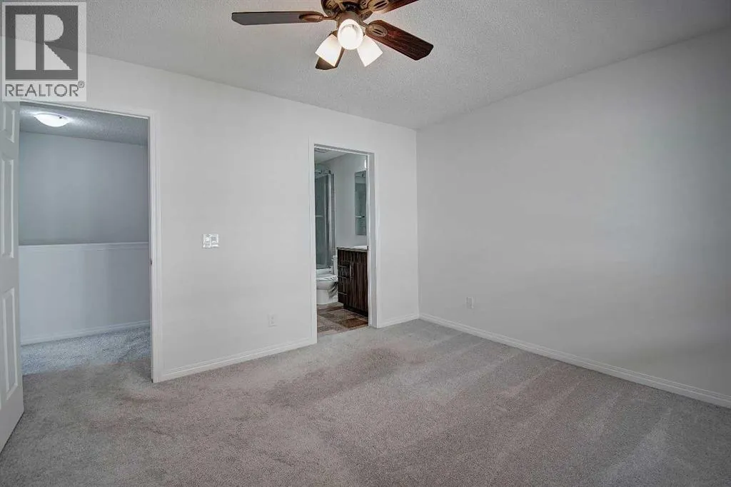 221 Hillcrest Gardens SW