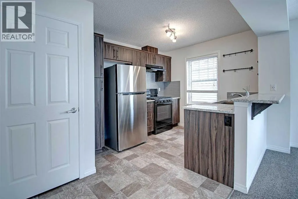 221 Hillcrest Gardens SW