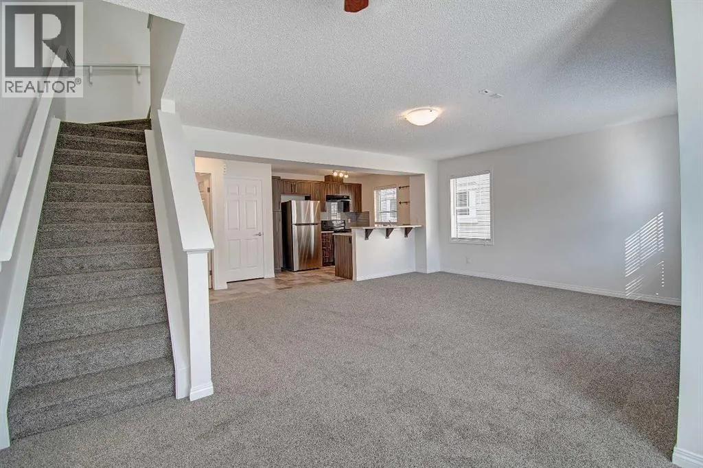 221 Hillcrest Gardens SW