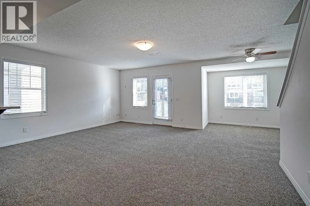 221 Hillcrest Gardens SW