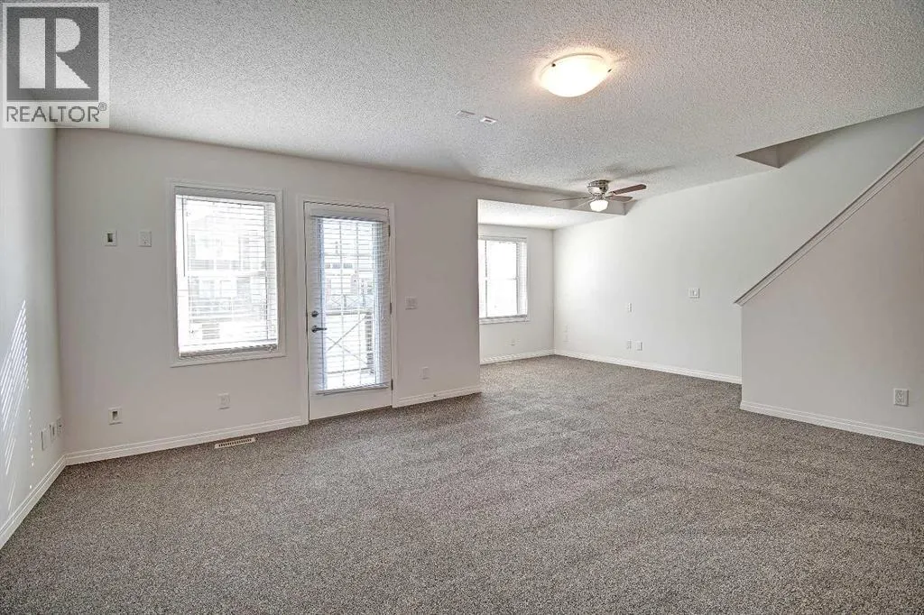 221 Hillcrest Gardens SW