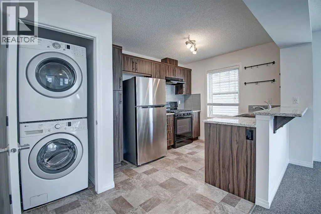 221 Hillcrest Gardens SW