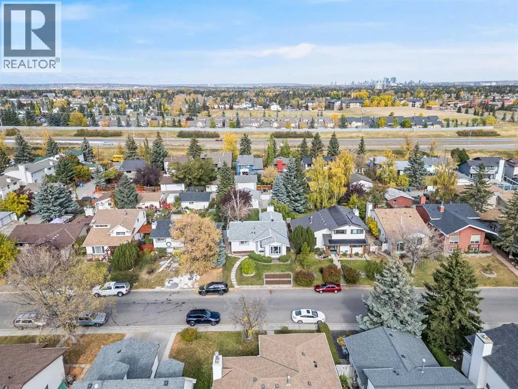 92 Woodford Drive SW