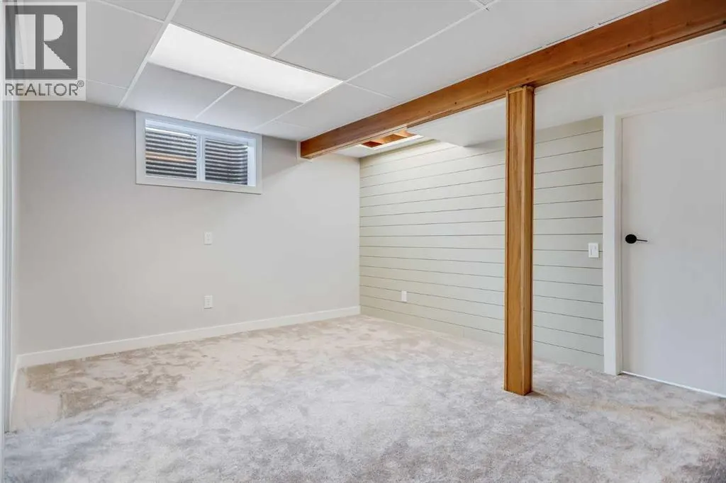 92 Woodford Drive SW