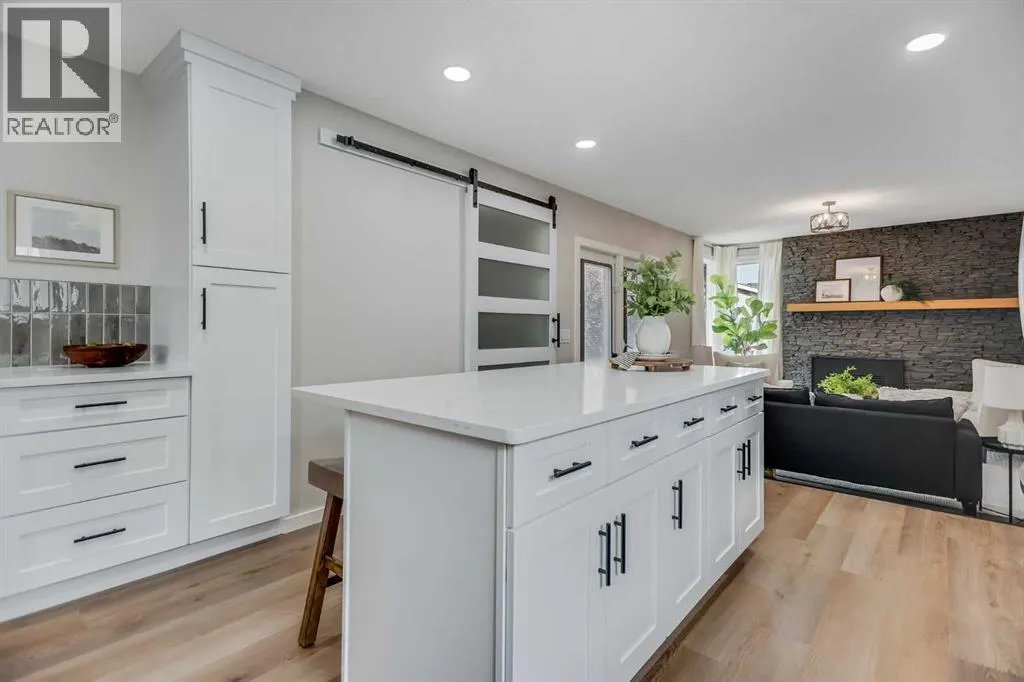 92 Woodford Drive SW