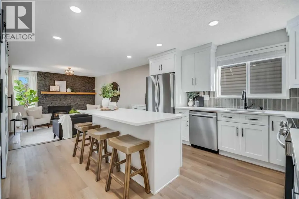 92 Woodford Drive SW