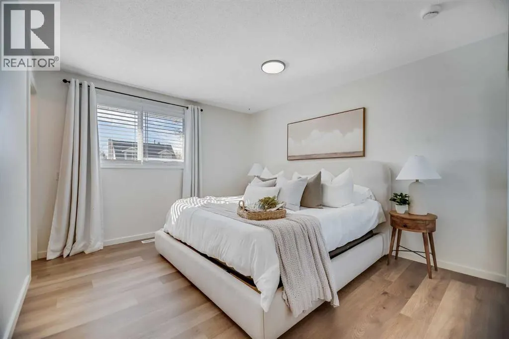 92 Woodford Drive SW