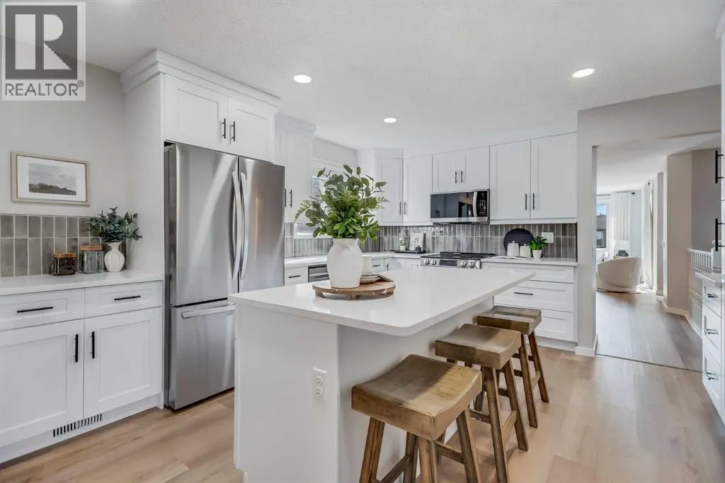 92 Woodford Drive SW