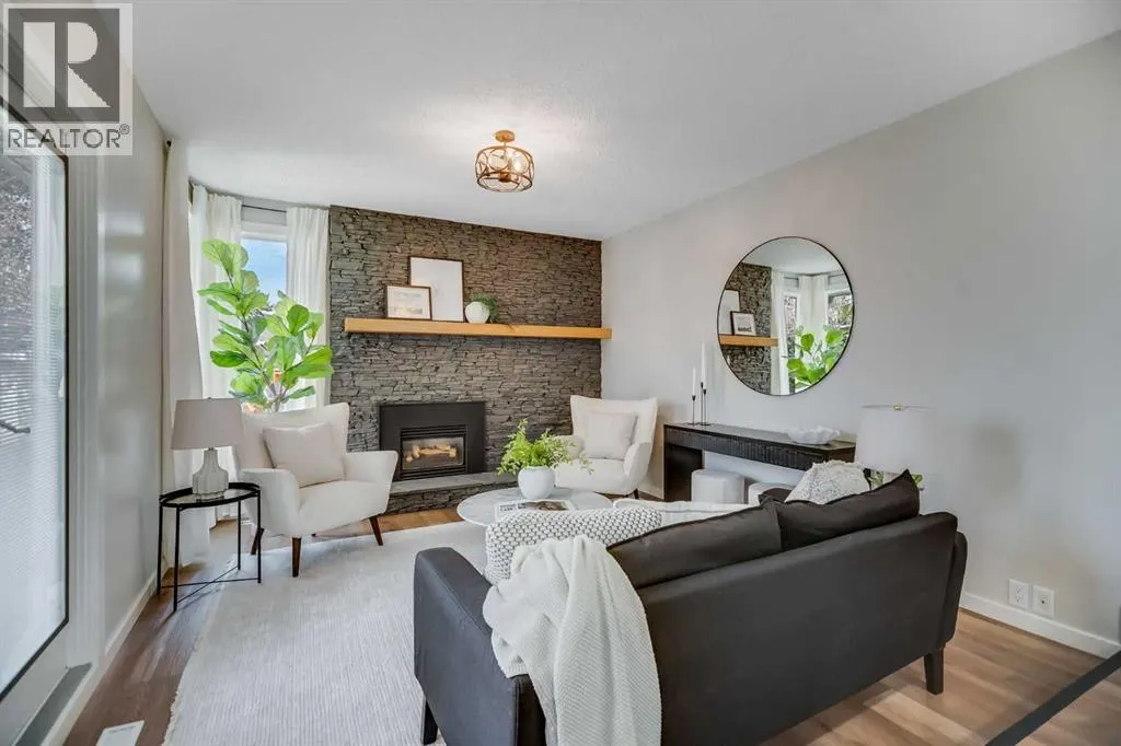 92 Woodford Drive SW
