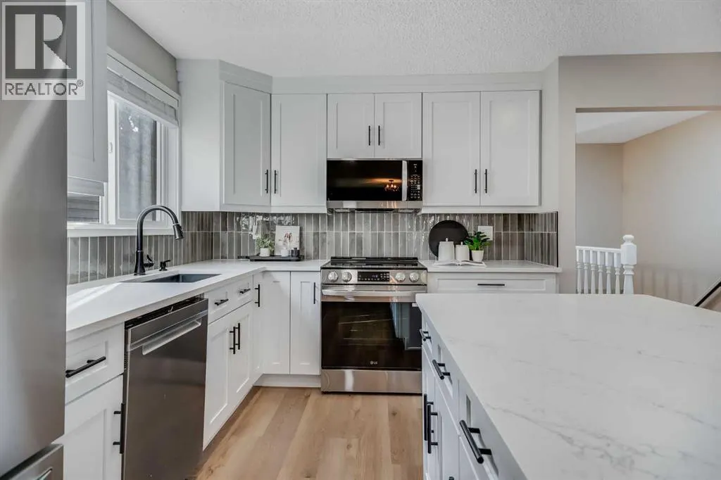 92 Woodford Drive SW