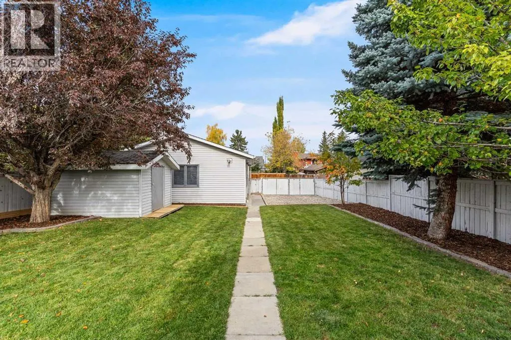 92 Woodford Drive SW