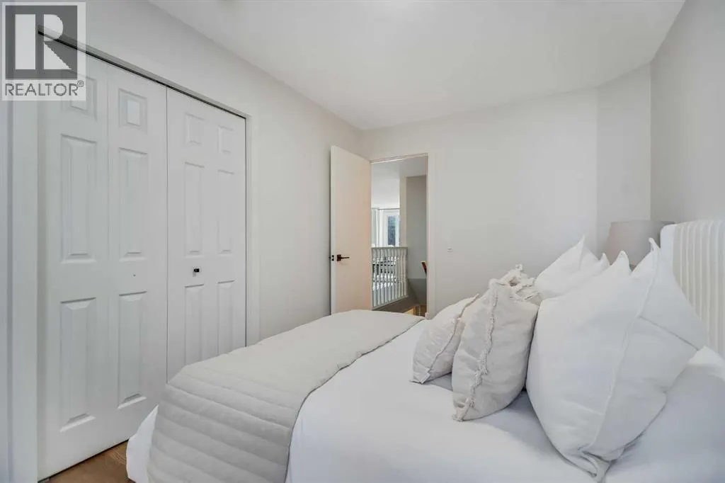 92 Woodford Drive SW
