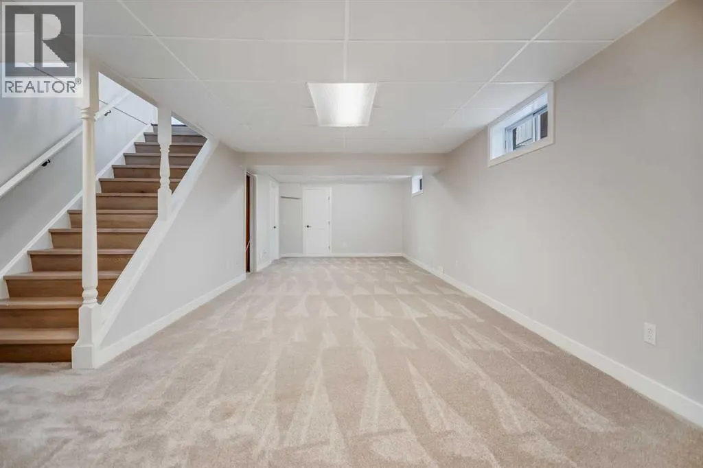 92 Woodford Drive SW